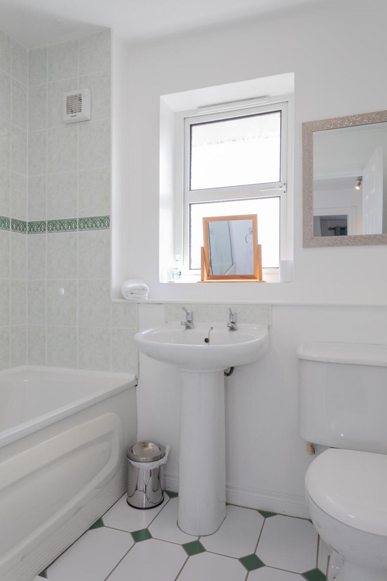 Ardenlee - Stylish 3 Bed Apt Close To City, Parking And Wifi Belfast Exterior foto